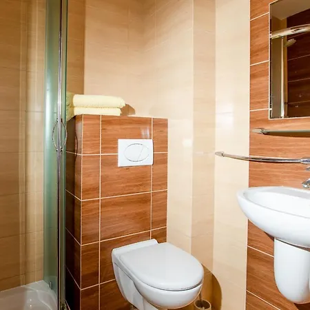 Karolinka Gasthuis 3*