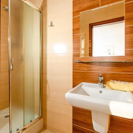 Karolinka Gasthuis 3*