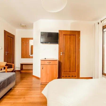 Πανσιόν Karolinka 3*