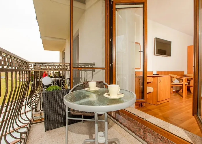 Karolinka Dziwnówek